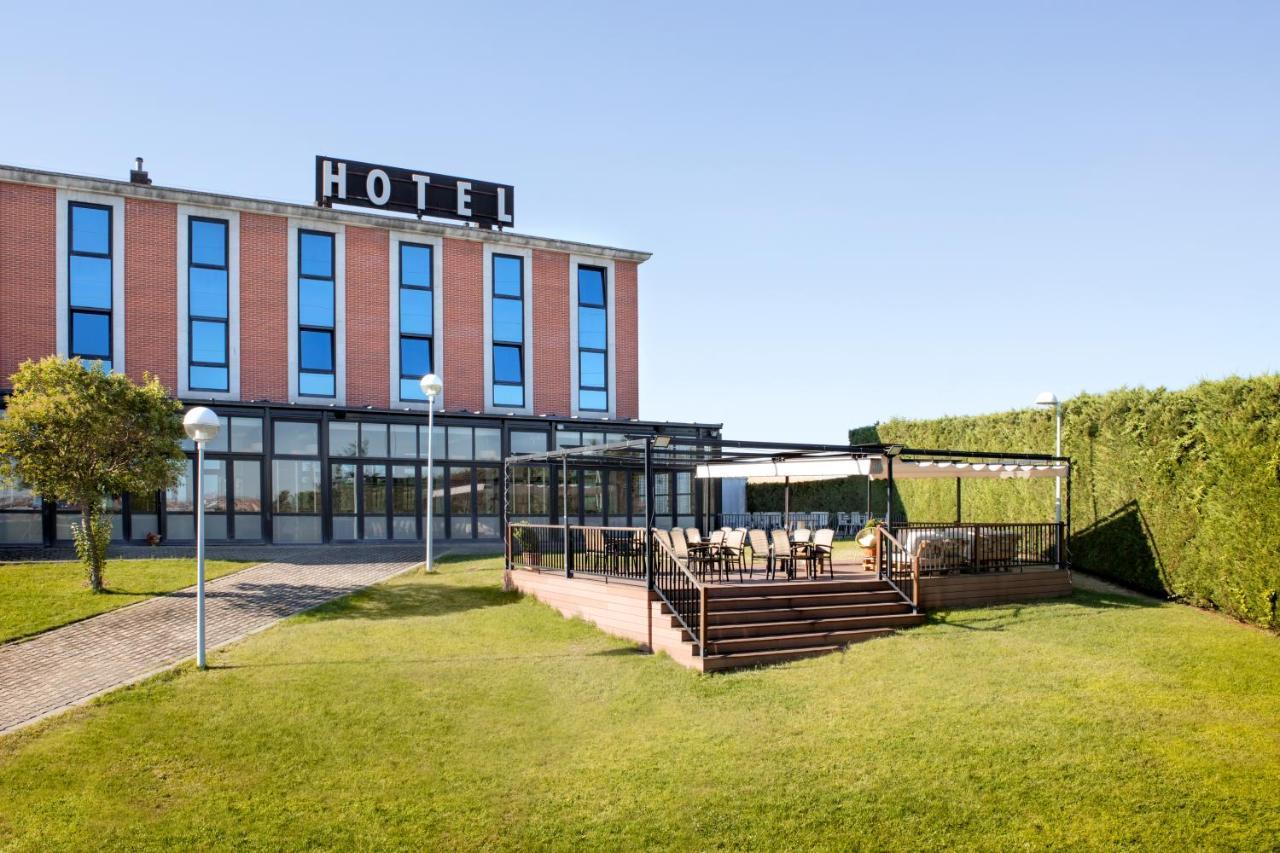 Hotel Salamanca Montalvo Exterior photo